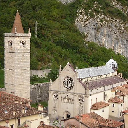 Alloggio Agrituristico Ai Tre Castelli Moruzzo Buitenkant foto