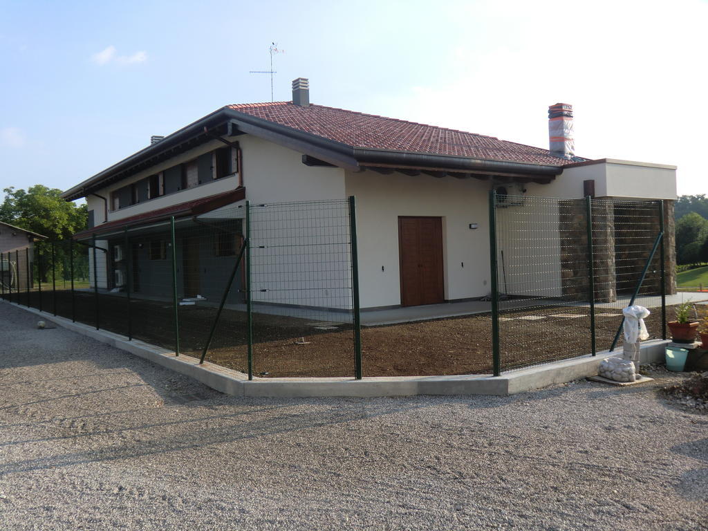 Alloggio Agrituristico Ai Tre Castelli Moruzzo Buitenkant foto